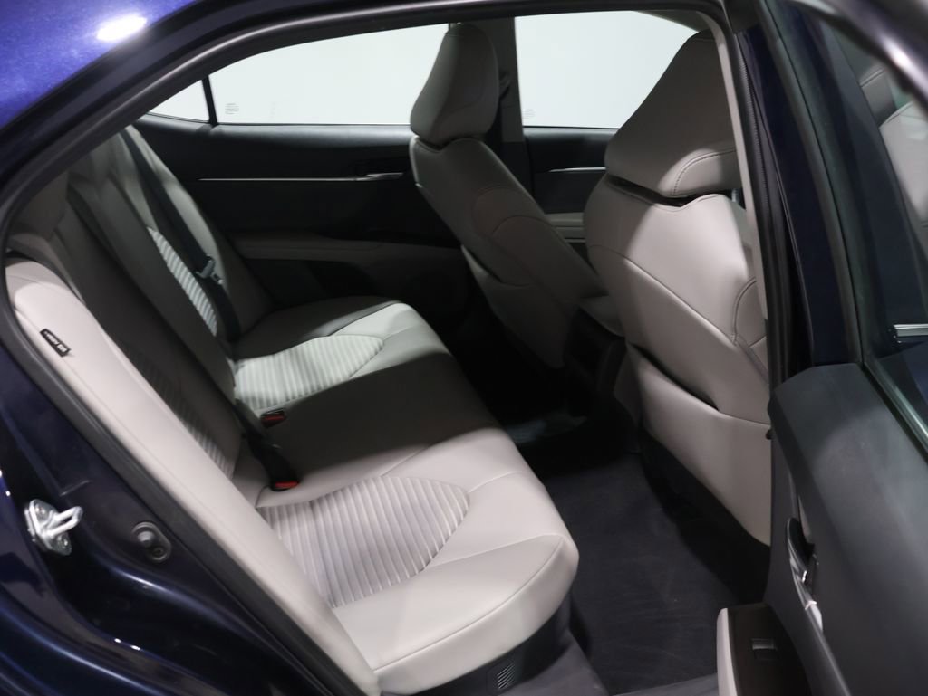 Used 2022 Toyota Camry SE image 20