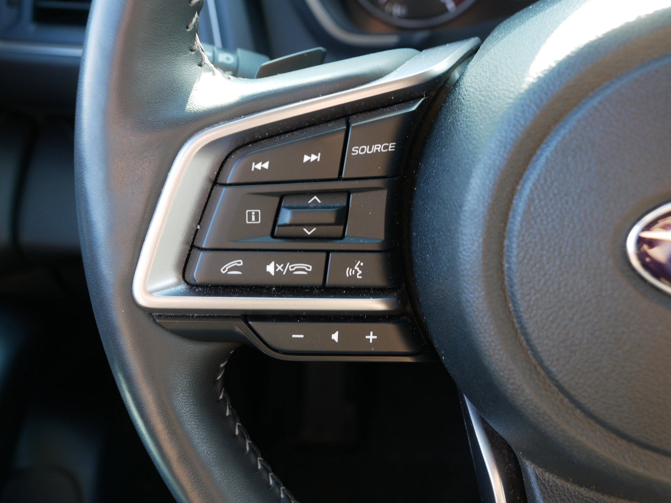 Used 2023 Subaru Ascent Touring image 31