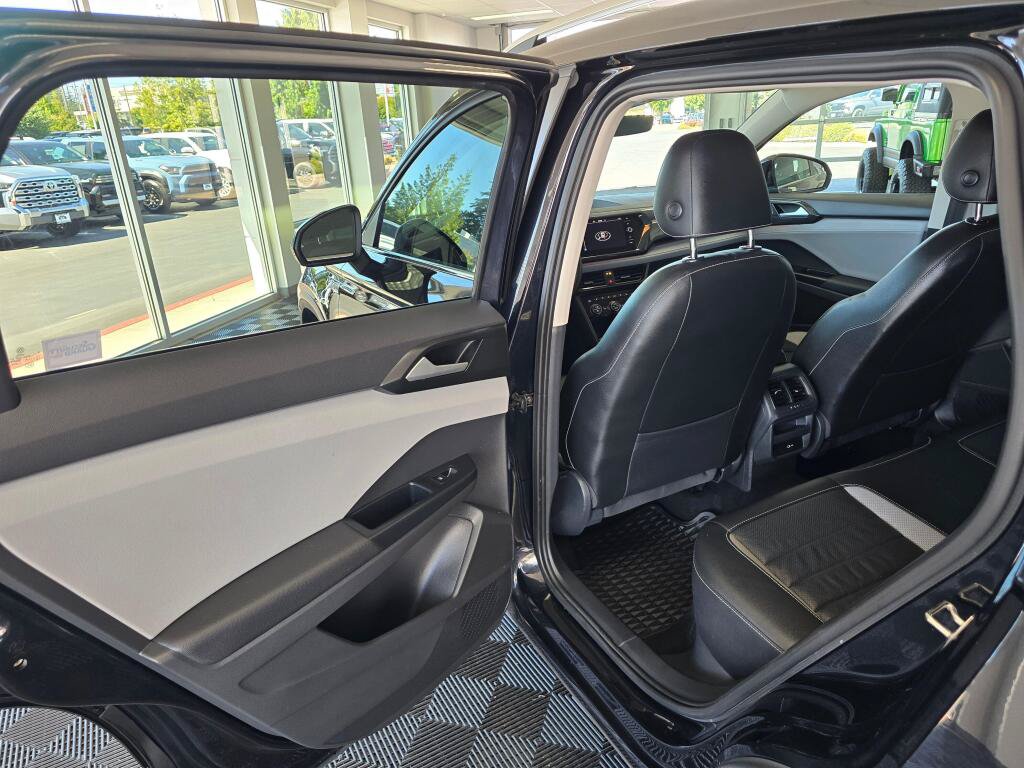 Used 2022 Volkswagen Taos SEL AWD/4WD image 35