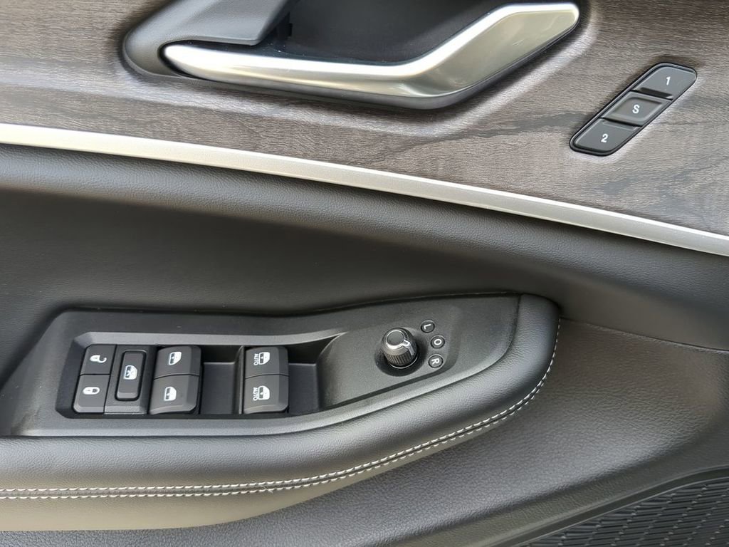 New 2025 Jeep Grand Cherokee Limited w/ Trailer Tow Package image 11