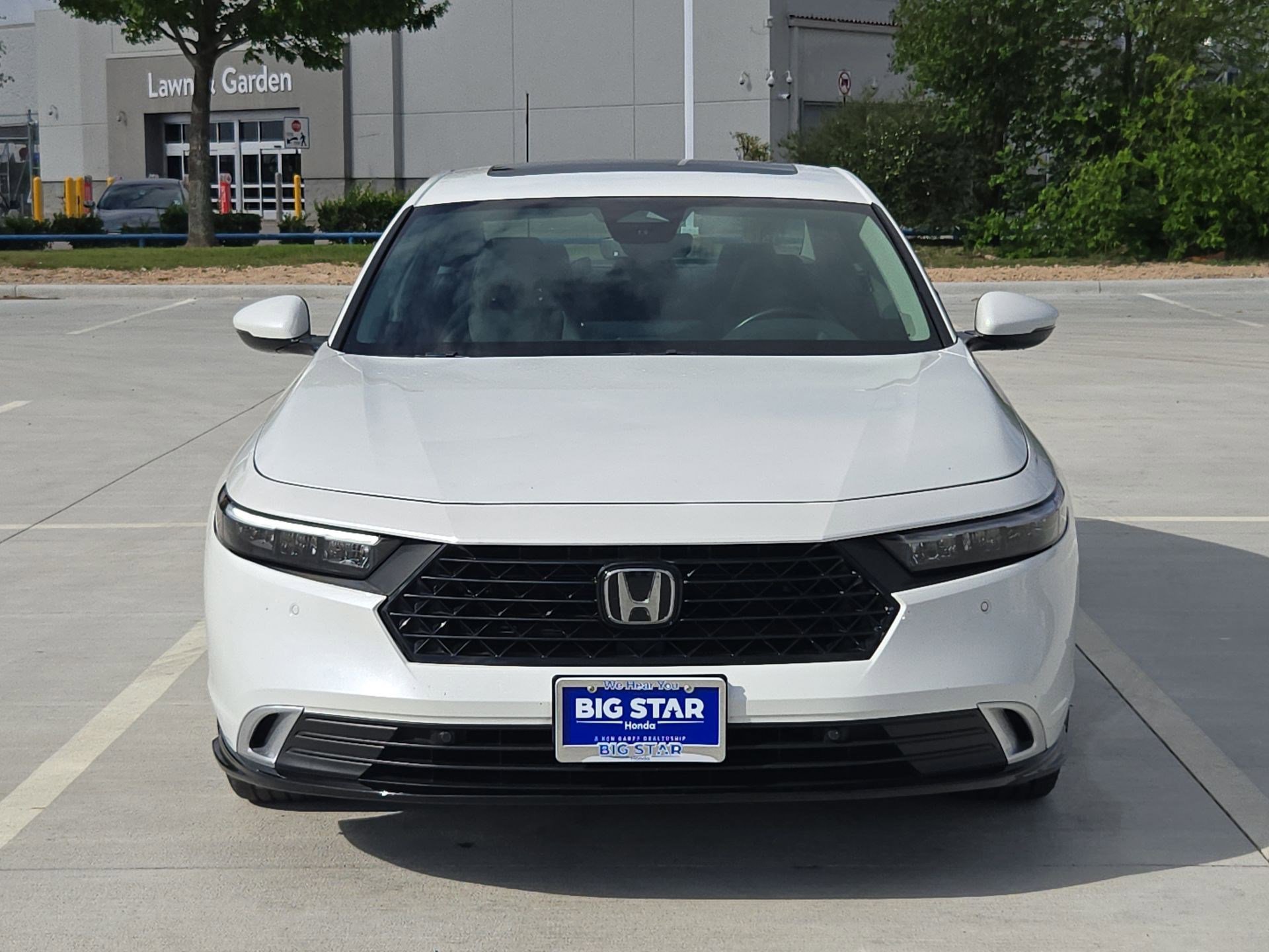 Used 2025 Honda Accord Touring image 9