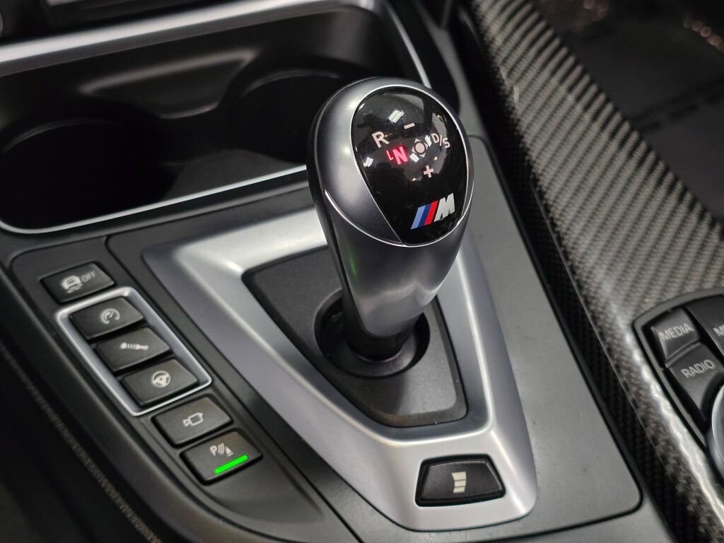 Used 2015 BMW M4 Convertible image 15