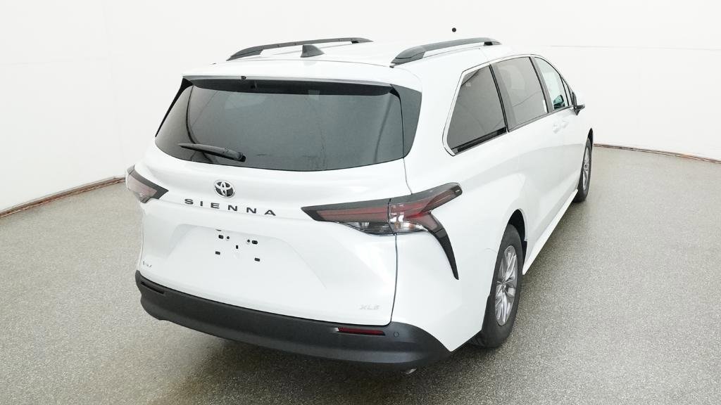 New 2026 Toyota Sienna XLE FWD image 2