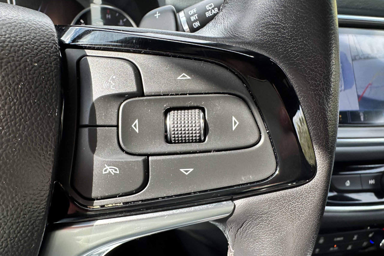 Used 2024 Buick Enclave Premium image 22