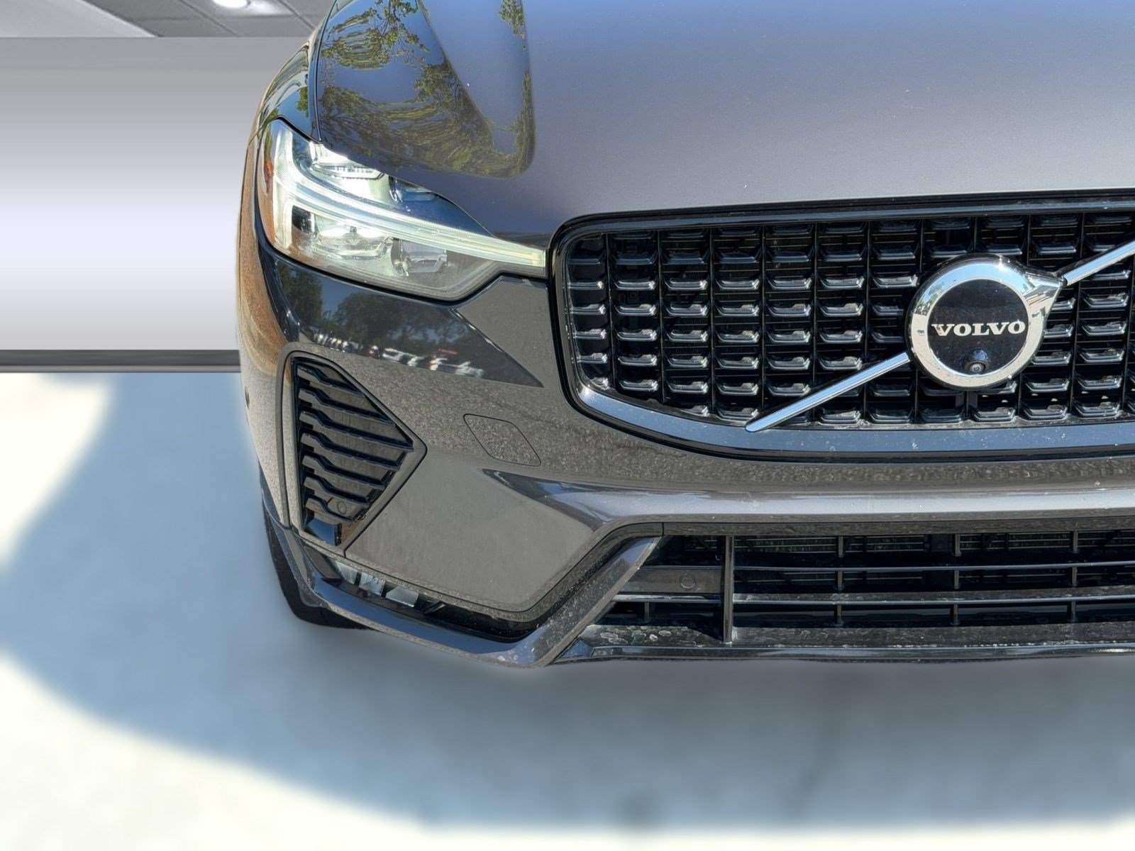 Certified 2024 Volvo XC60 B5 Plus w/ Protection Package Premier AWD/4WD image 12