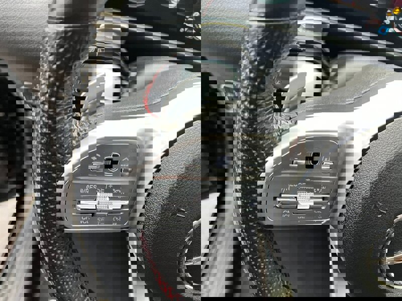 Used 2020 Mercedes-Benz GLB 250 4MATIC w/ AMG Line image 32