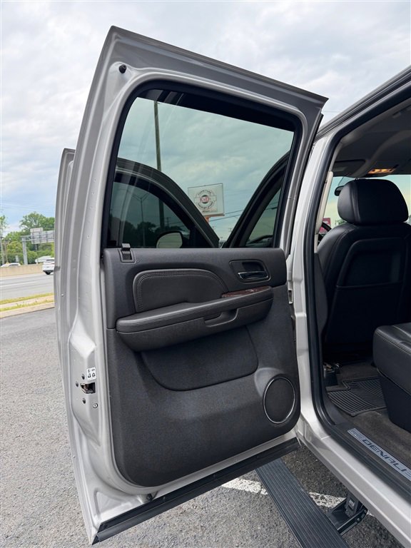 Used 2008 GMC Sierra 1500 Denali AWD/4WD image 26