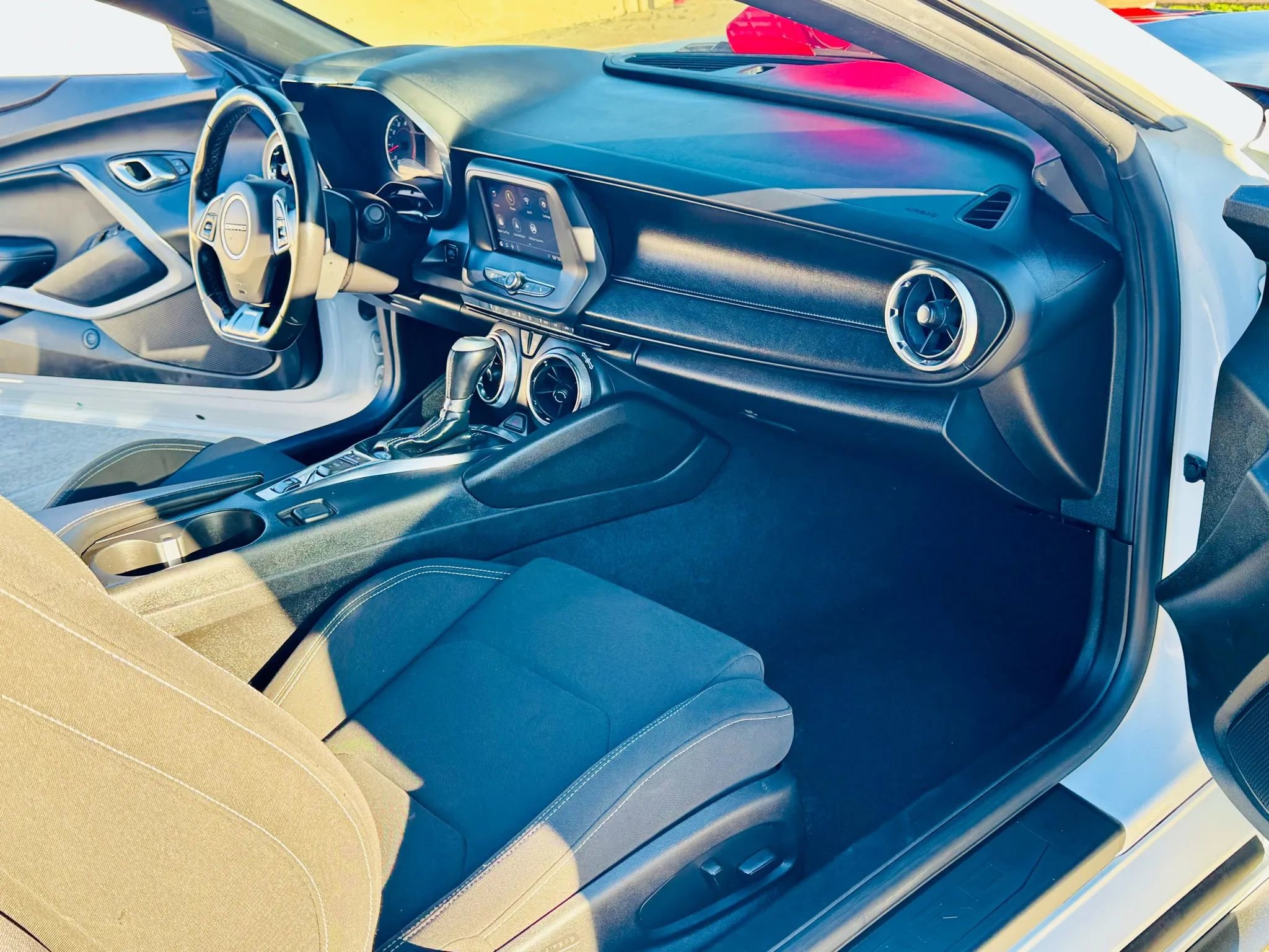 Used 2020 Chevrolet Camaro LT image 15