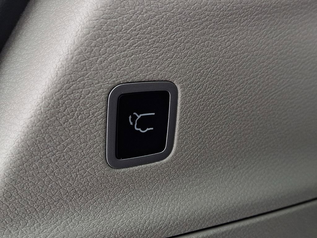 Used 2022 Chrysler Pacifica Touring-L AWD/4WD image 33