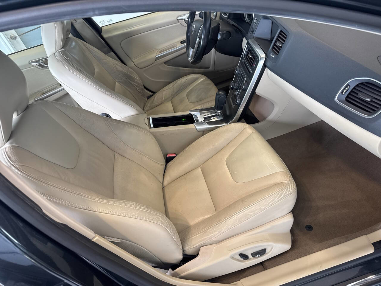 Used 2012 Volvo S60 T5 w/ Climate Pkg image 16