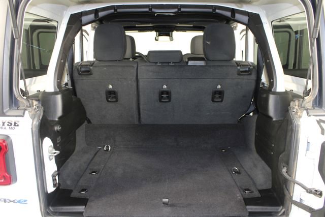 Used 2025 Jeep Wrangler Unlimited Rubicon 4xe w/ Safety Group image 17