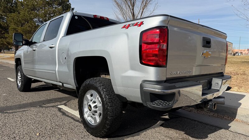 Used 2019 Chevrolet Silverado 2500 LT AWD/4WD image 7