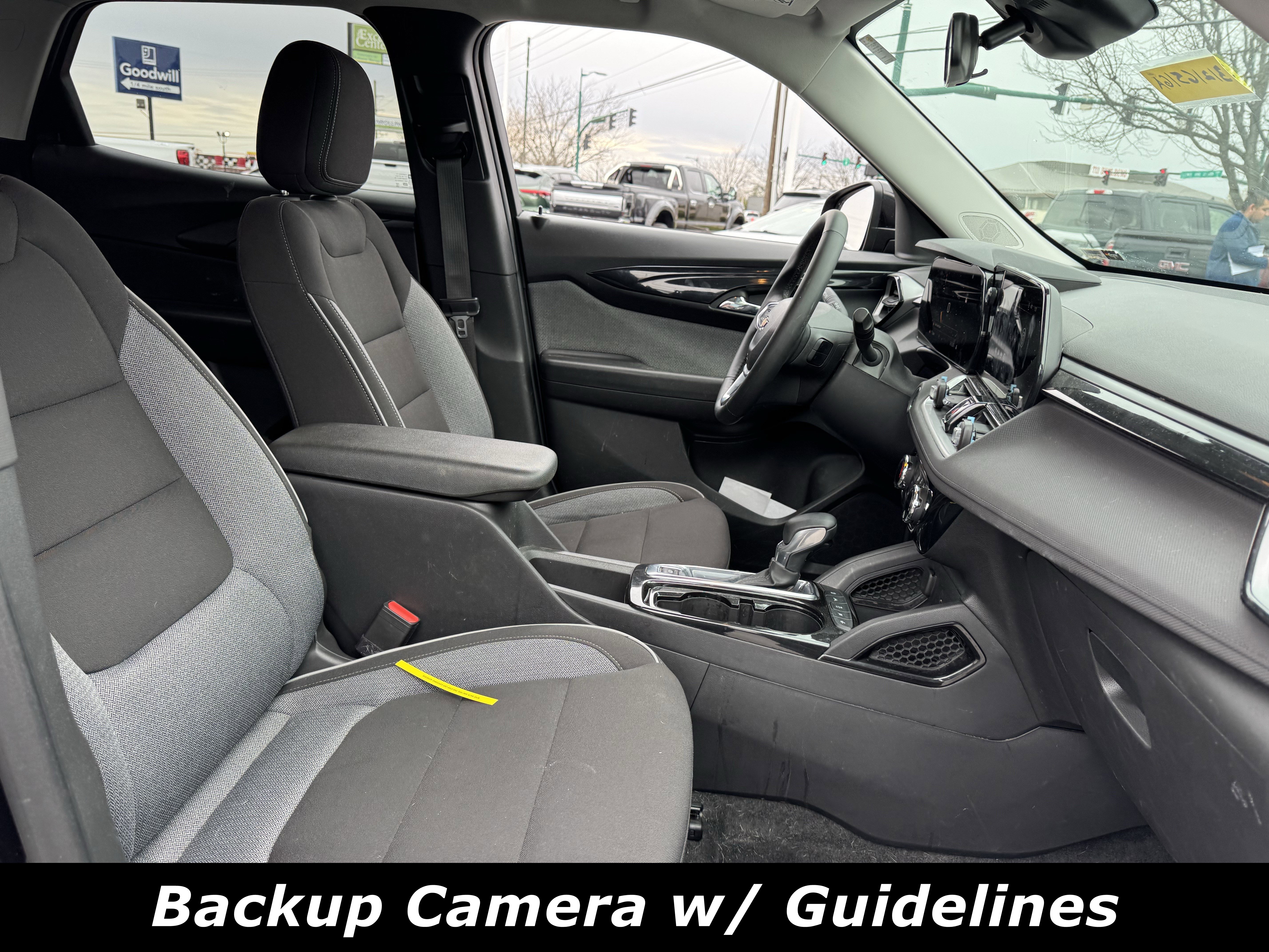 Used 2024 Chevrolet TrailBlazer LT w/ LT Cold Weather Package image 4