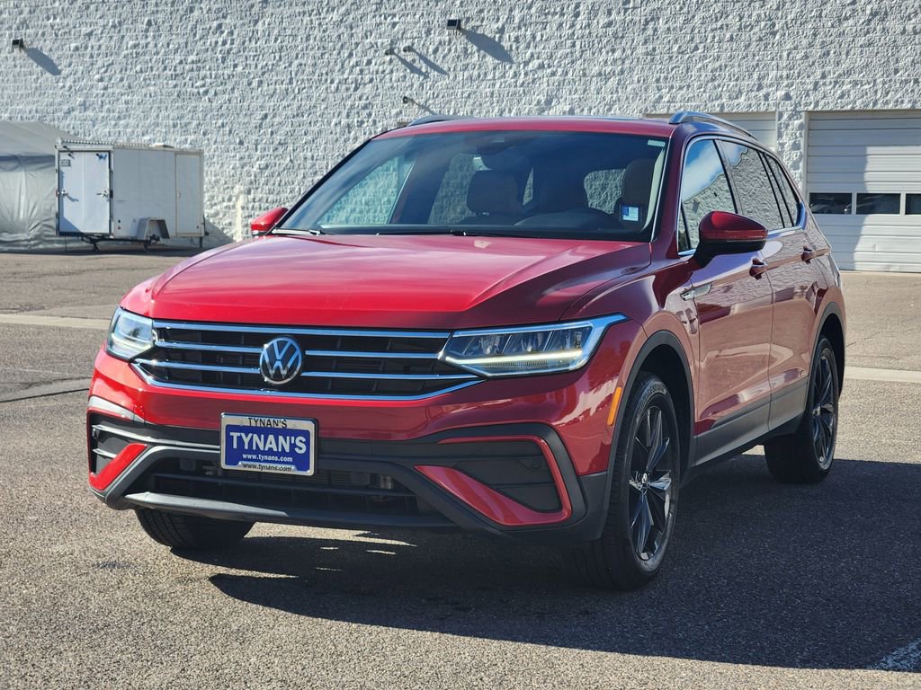 Certified 2024 Volkswagen Tiguan SE image 4