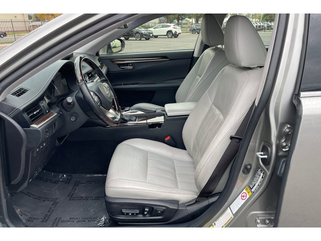 Used 2017 Lexus ES 300h image 11