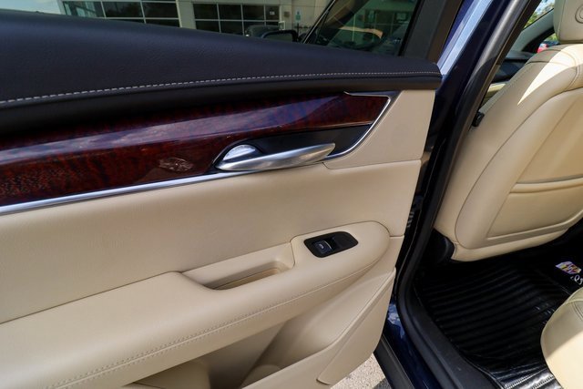 Used 2017 Cadillac XT5 Luxury w/ Driver Awareness Package image 44