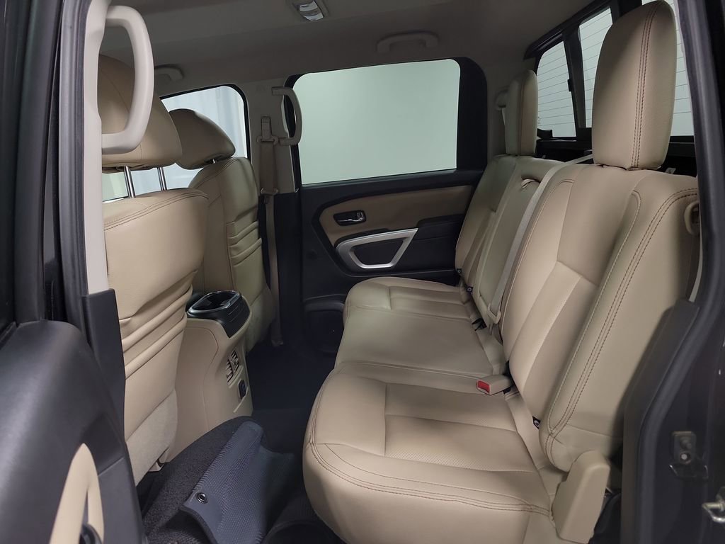Used 2016 Nissan Titan SL image 23