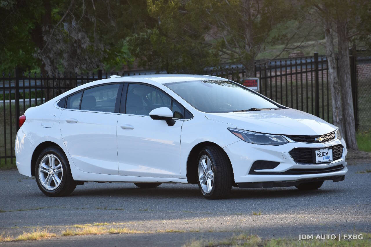 Used 2018 Chevrolet Cruze LT w/ LT Fleet Convenience Package FWD image 4