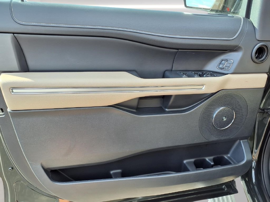 Used 2023 Ford Expedition Max Limited AWD/4WD image 13