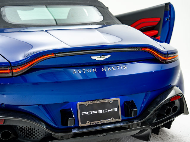 Used 2022 Aston Martin V8 Vantage Roadster RWD image 30