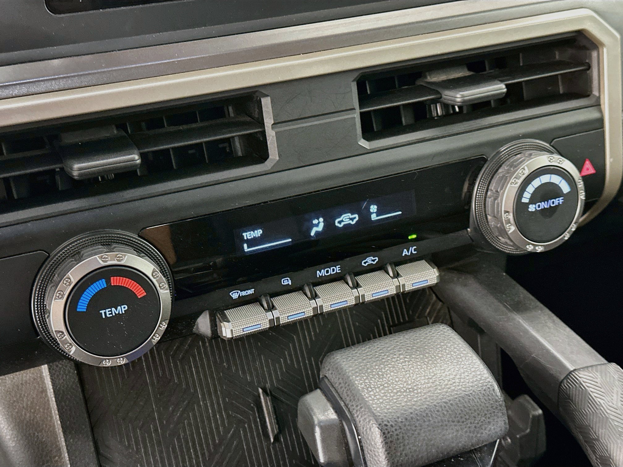 Used 2024 Toyota Tacoma SR5 AWD/4WD image 24
