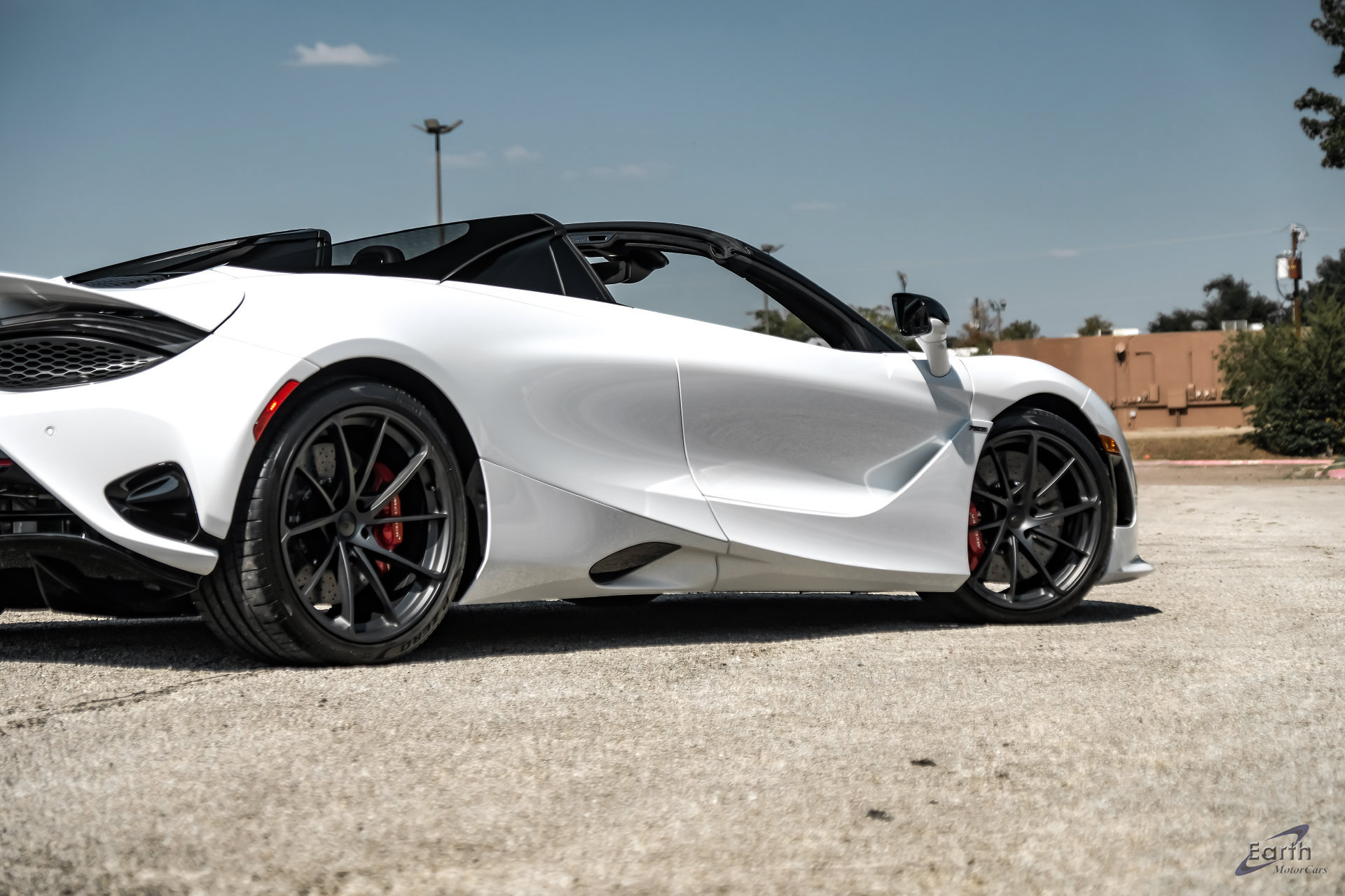 Used 2025 McLaren 750S Spider RWD image 30
