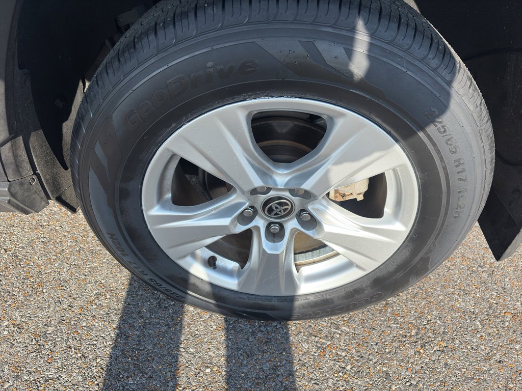 Certified 2021 Toyota RAV4 XLE w/ Convenience Package image 10