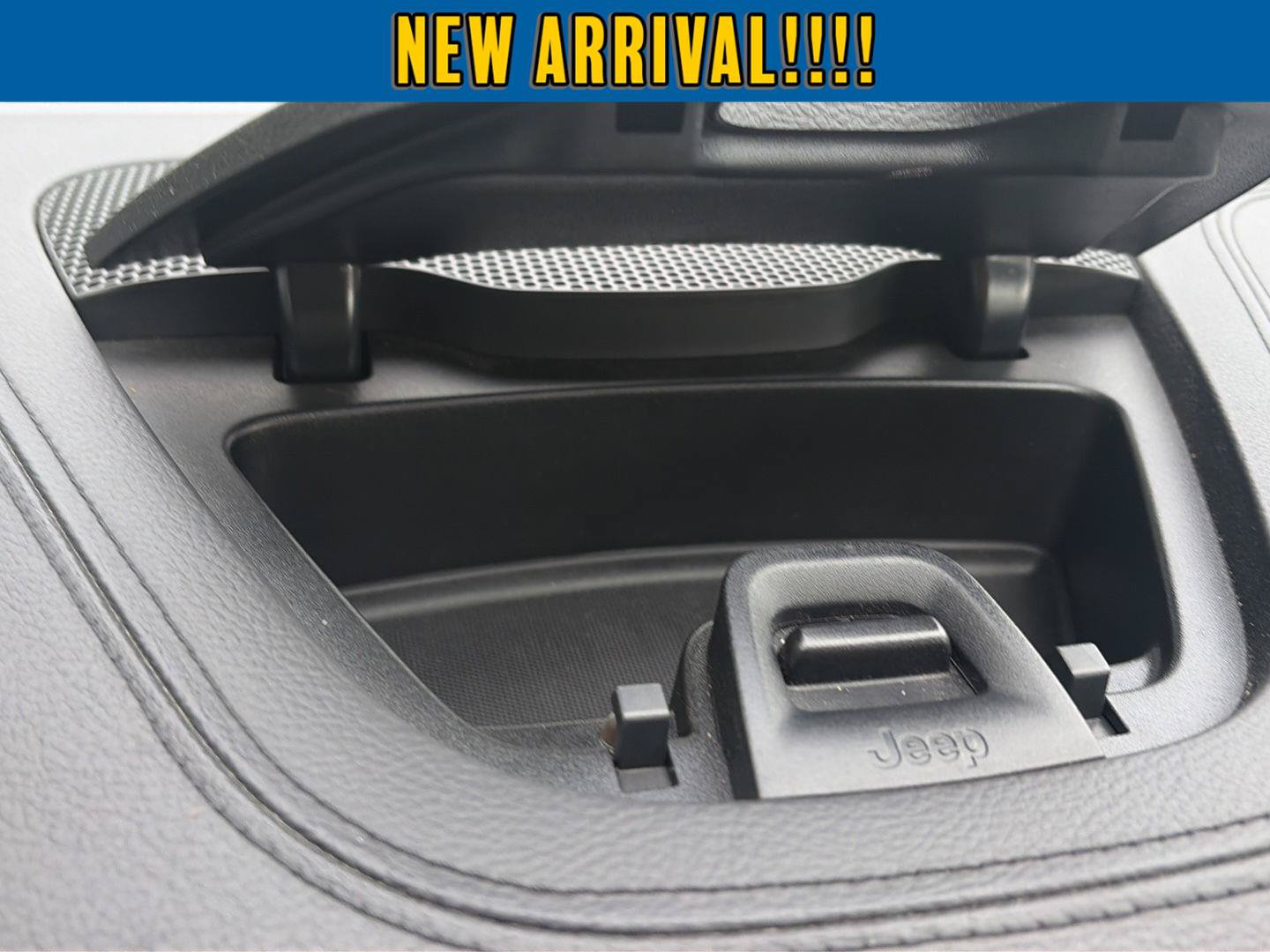 Used 2019 Jeep Cherokee Limited AWD/4WD image 31