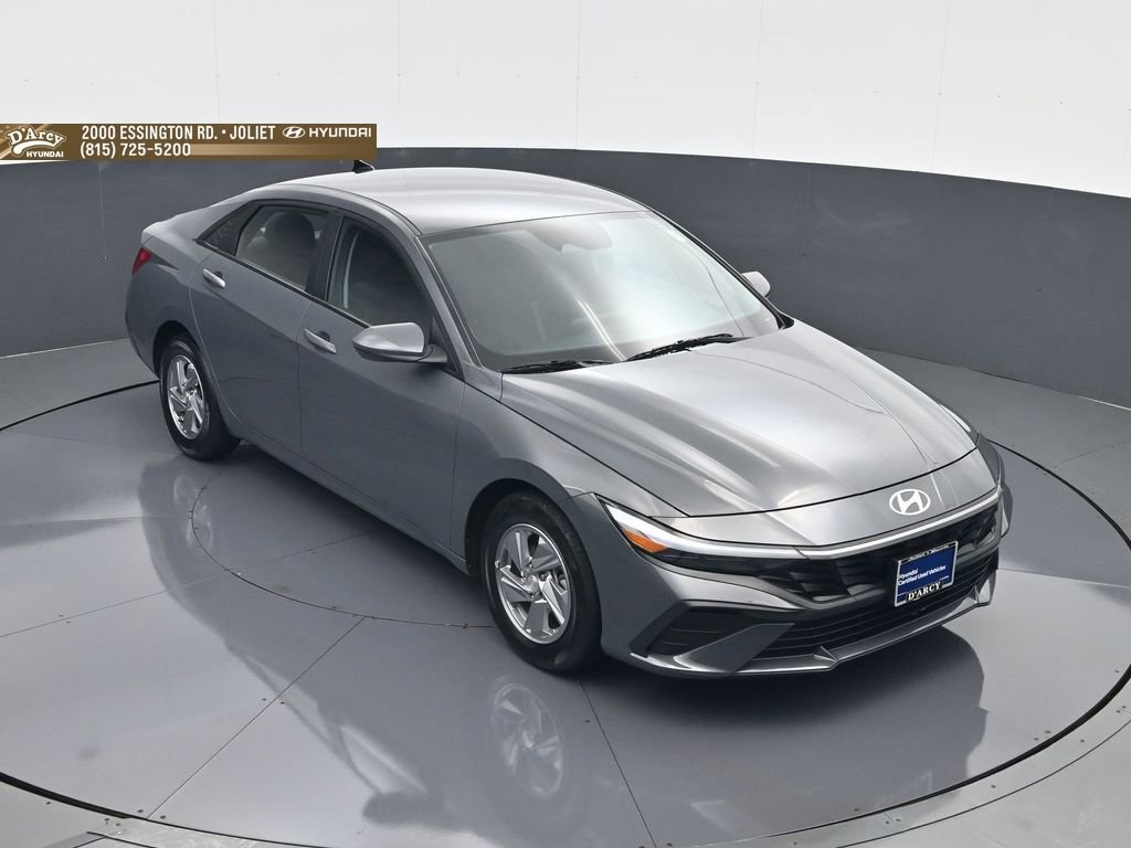 Certified 2024 Hyundai Elantra SE FWD image 15