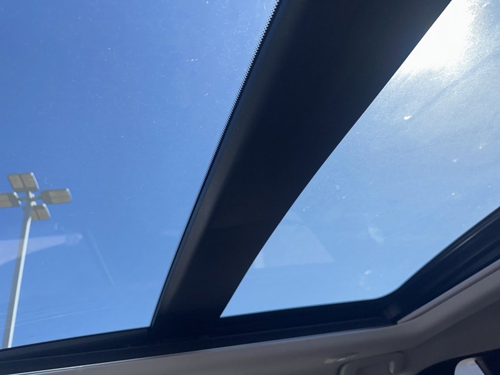 Used 2024 Mitsubishi Outlander SE image 10