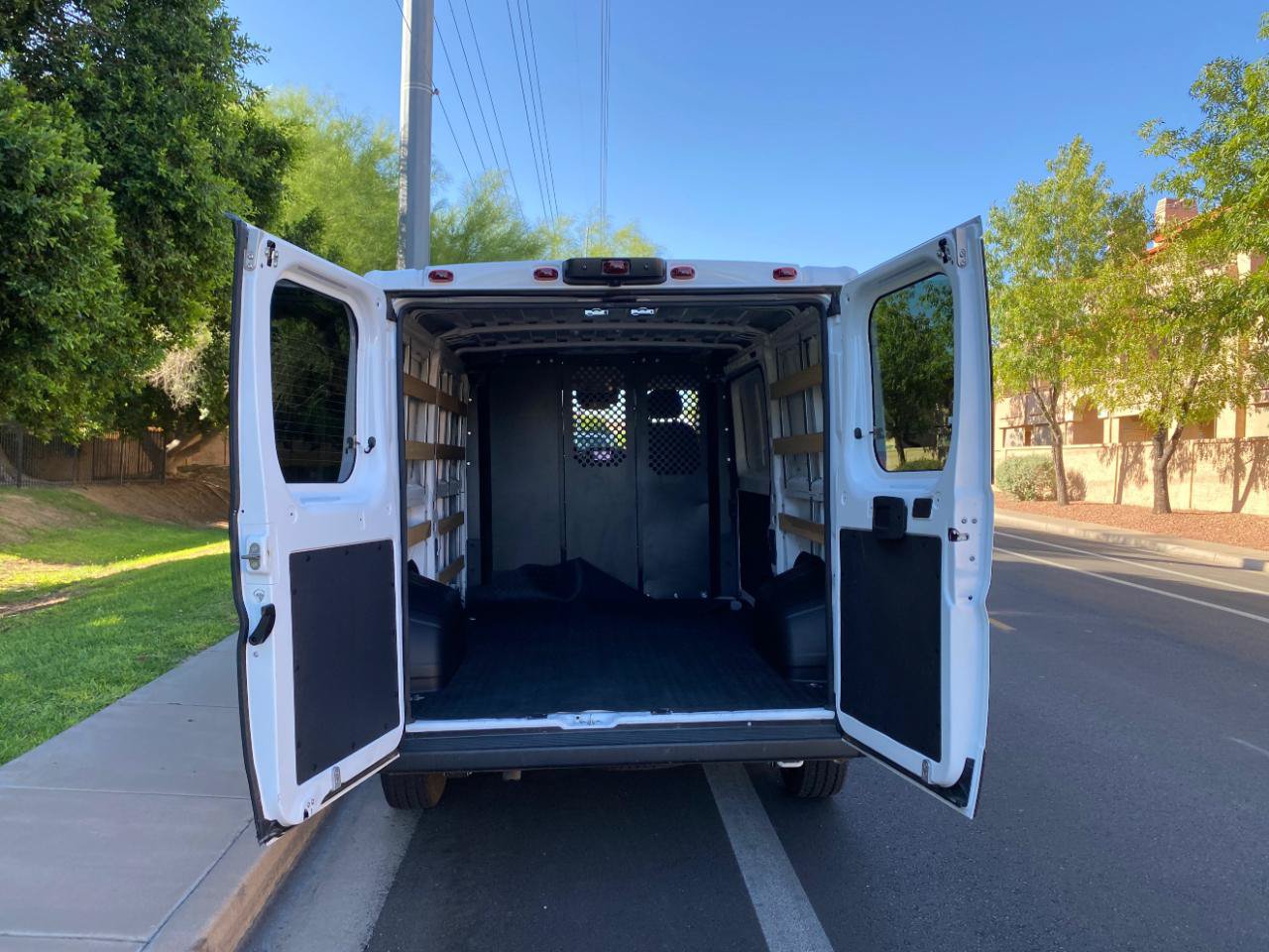 Used 2025 RAM ProMaster 2500 w/ U-Haul Equipment Group FWD image 8