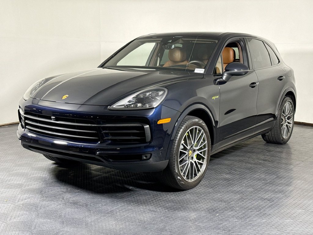 Certified 2023 Porsche Cayenne Platinum Edition
