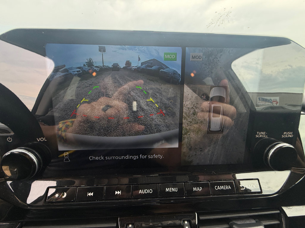 Used 2025 Nissan Pathfinder SL AWD/4WD image 28