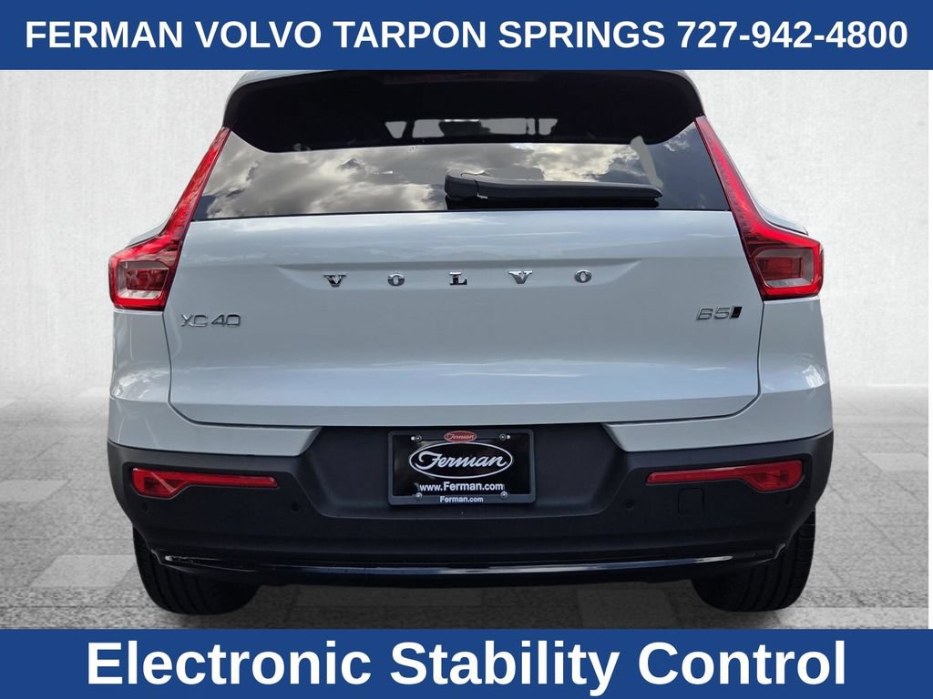 New 2026 Volvo XC40 B5 Core AWD/4WD image 9