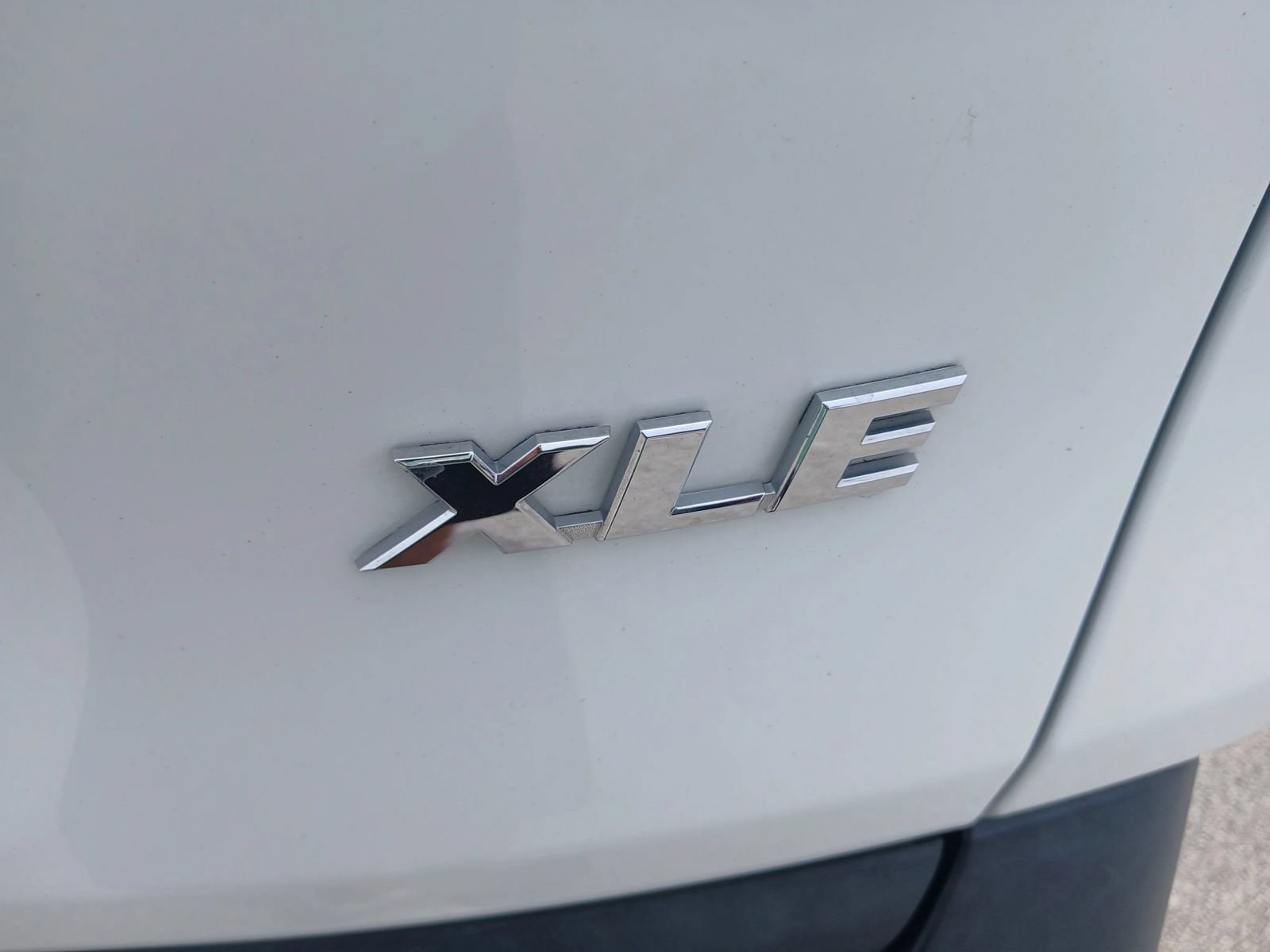 Used 2020 Toyota RAV4 XLE w/ Convenience Package FWD image 16