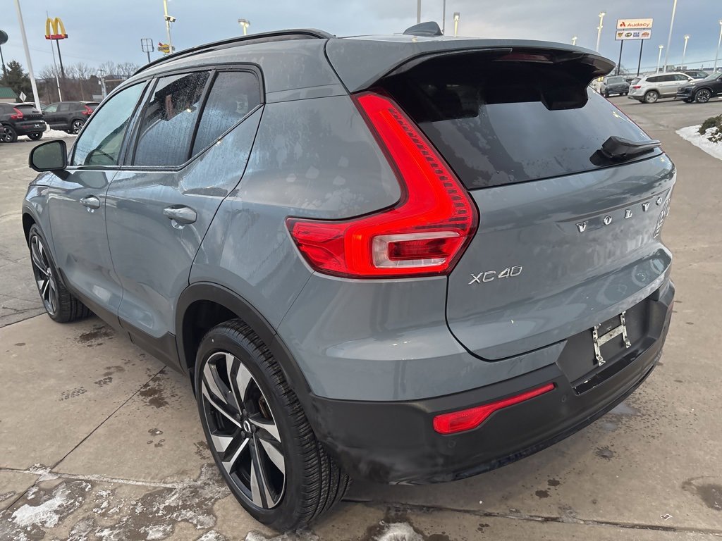 Certified 2023 Volvo XC40 B5 Plus w/ Protection Package Premier image 8