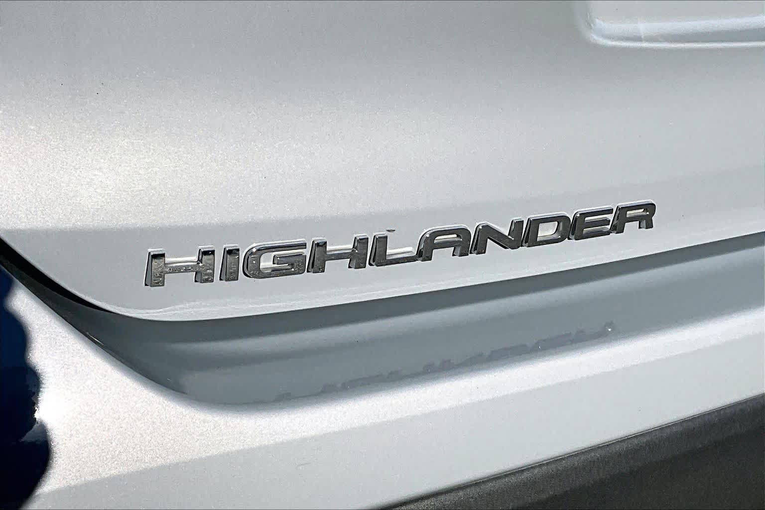 Certified 2022 Toyota Highlander Bronze Edition AWD/4WD image 30