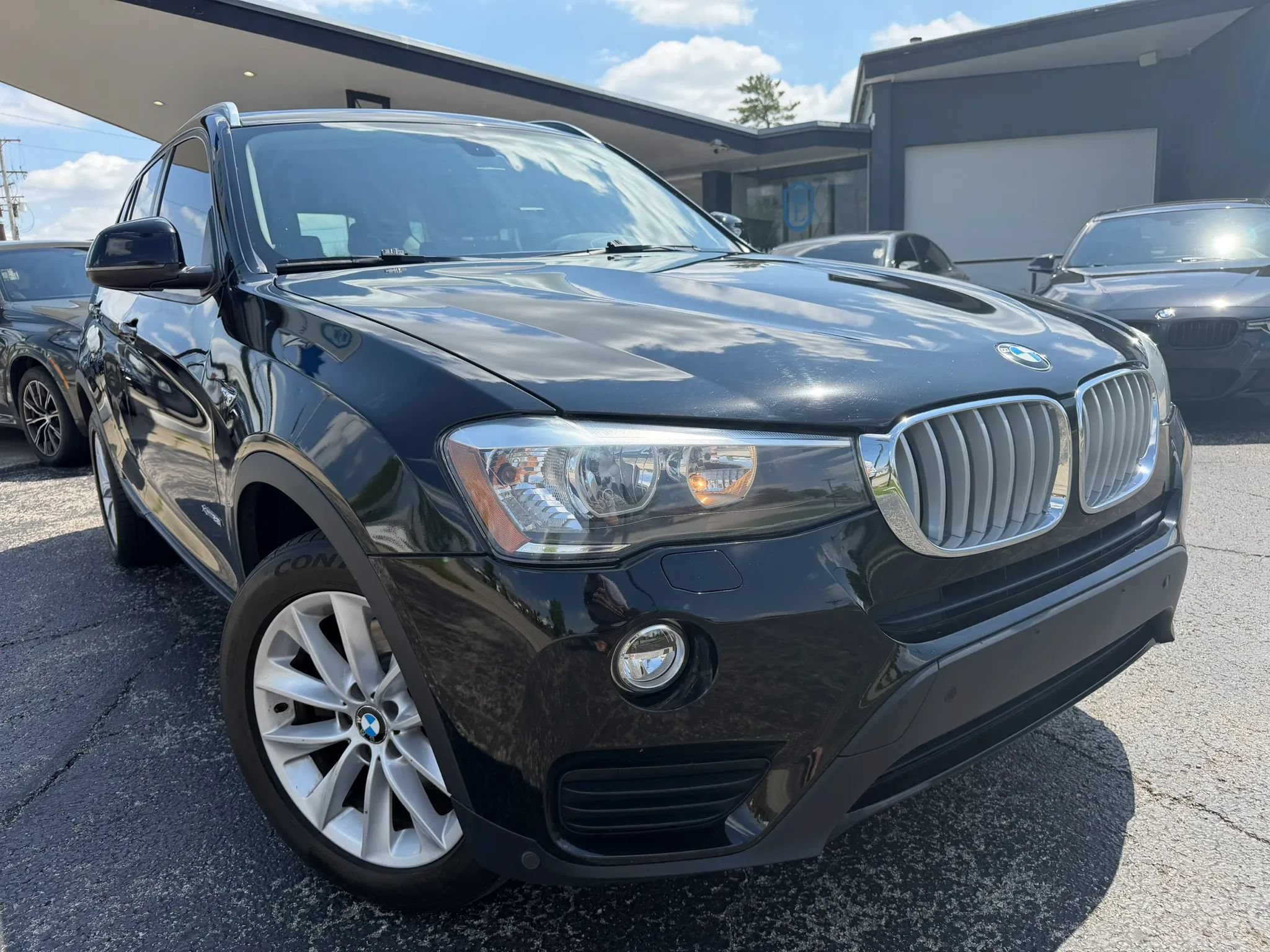 Used 2016 BMW X3 xDrive28i AWD/4WD image 3