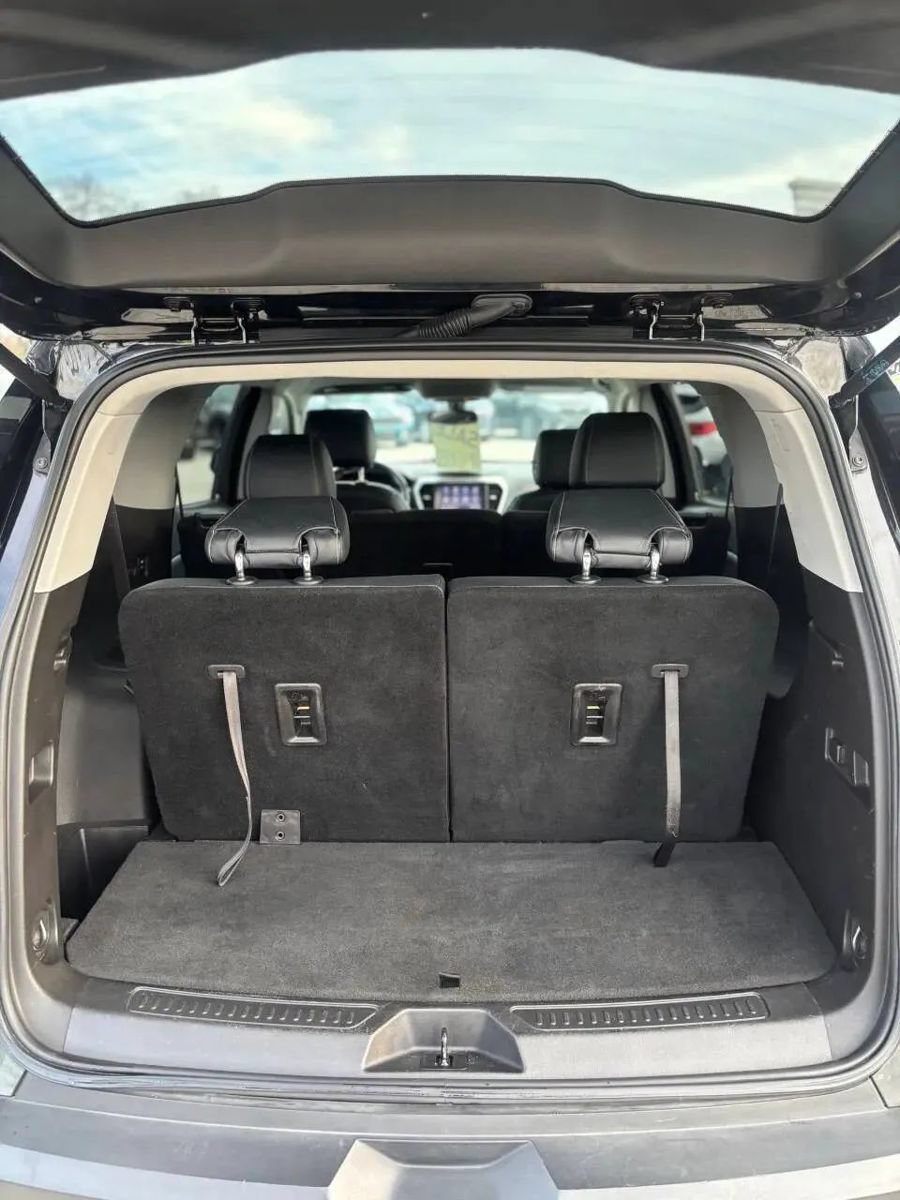 Used 2020 GMC Acadia SLE FWD image 19