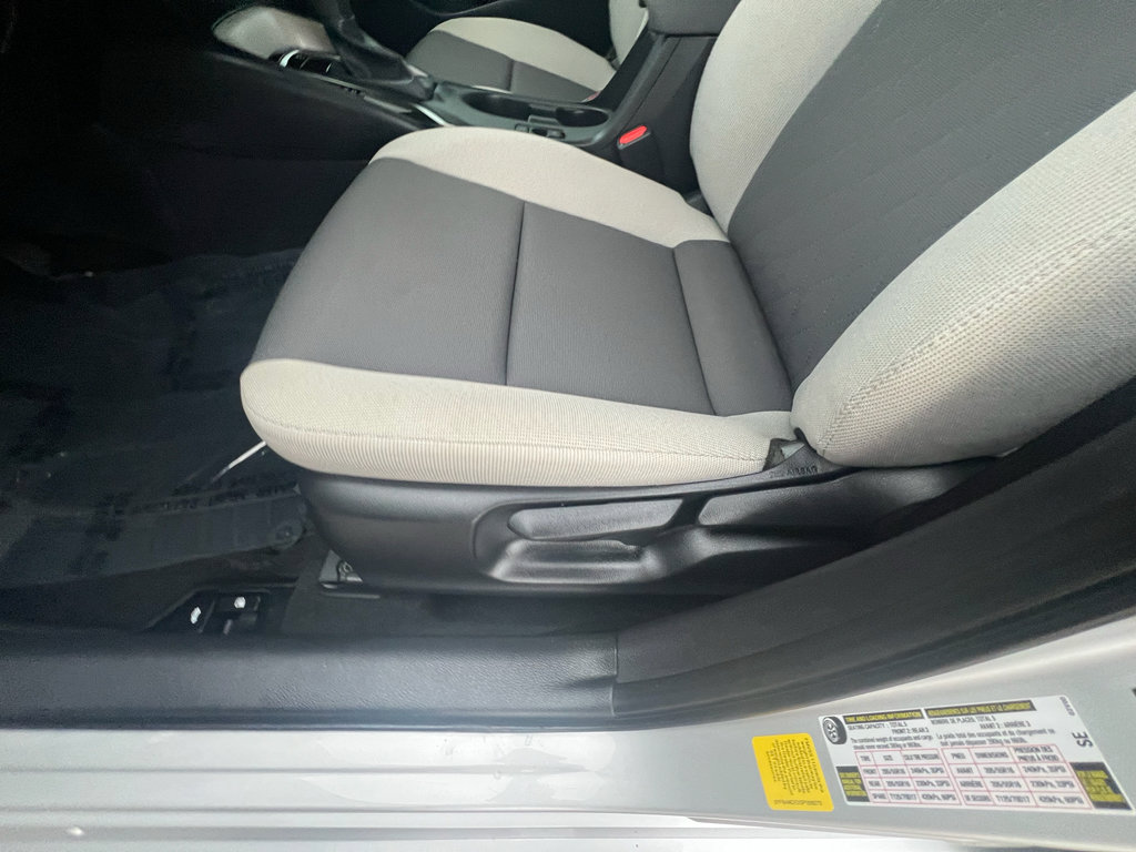 Used 2025 Toyota Corolla LE FWD image 18