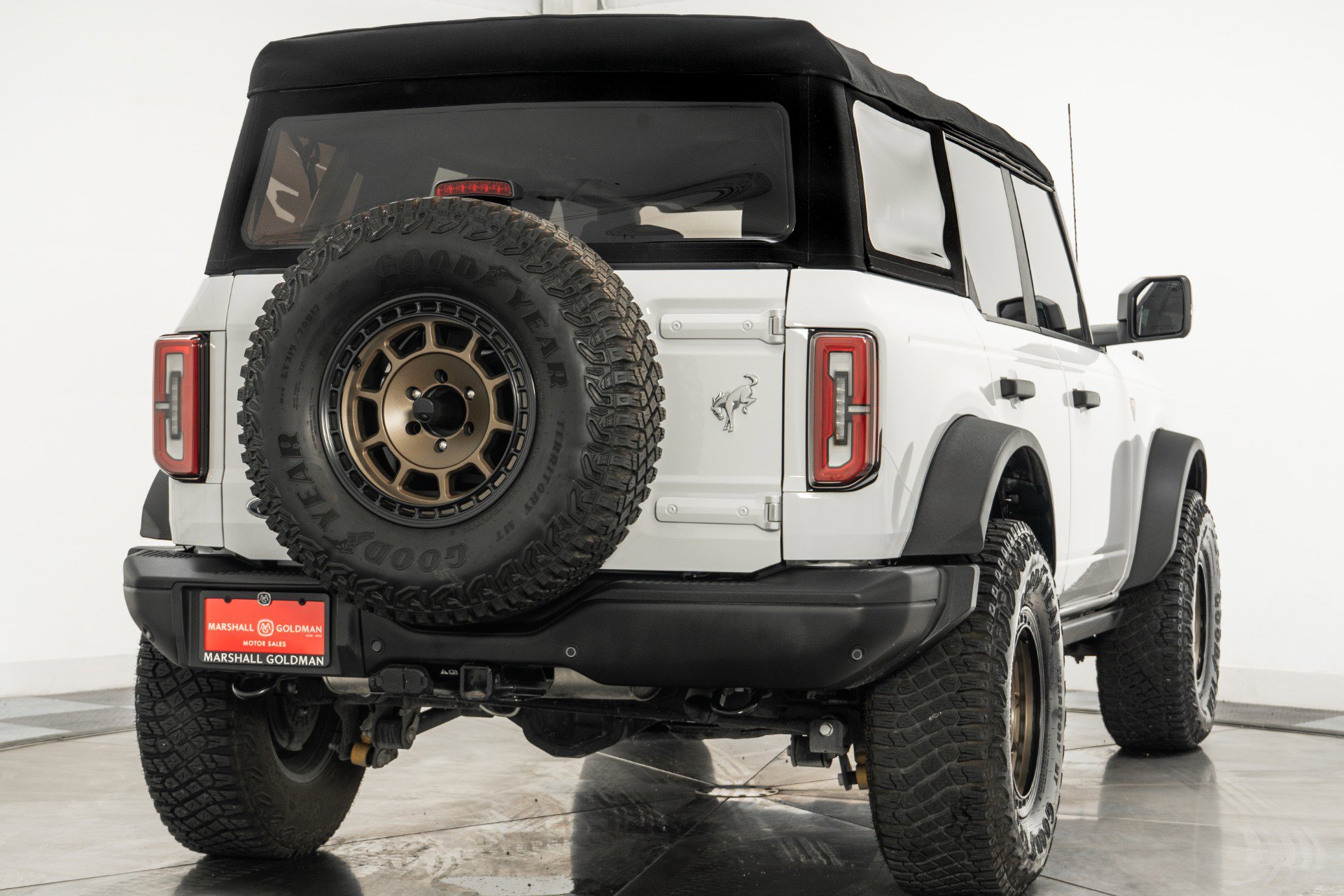 Used 2021 Ford Bronco Badlands image 9