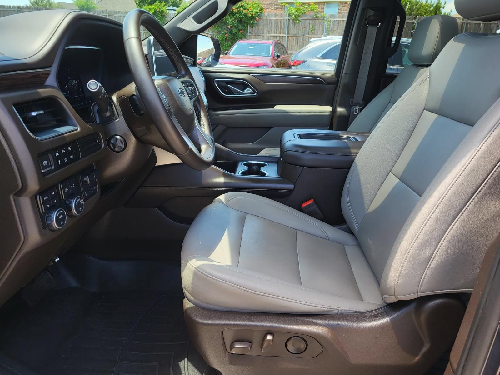 Used 2023 Chevrolet Tahoe Z71 w/ Z71 Off-Road Package AWD/4WD image 22