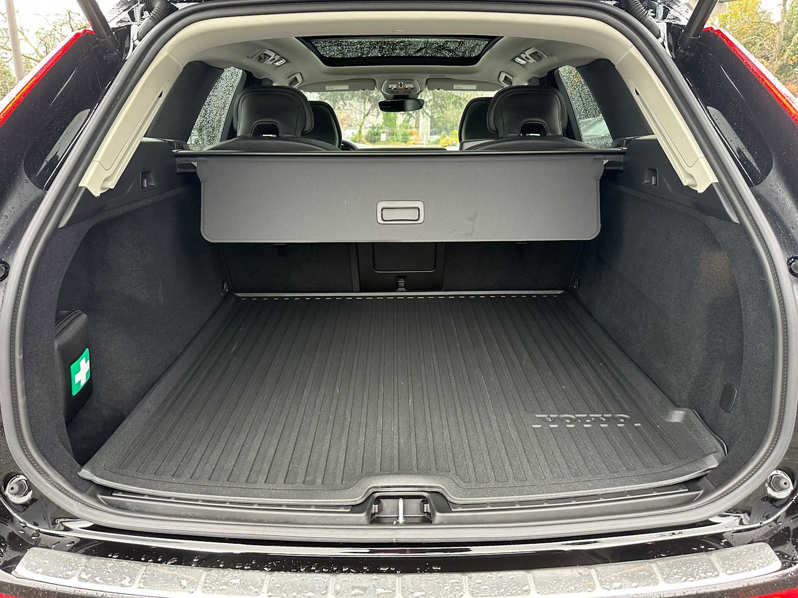 Used 2025 Volvo XC60 B5 Core w/ Protection Package Premier image 14