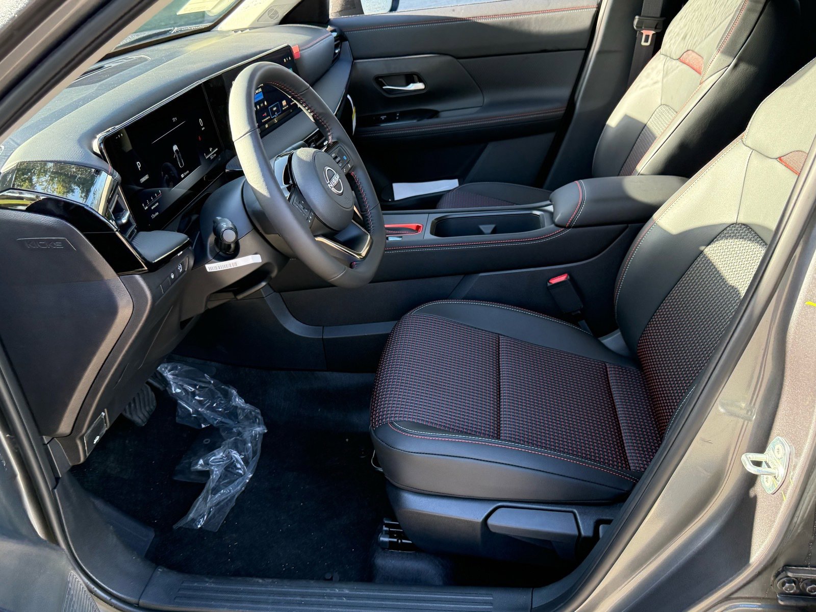 New 2026 Nissan Kicks SR image 11