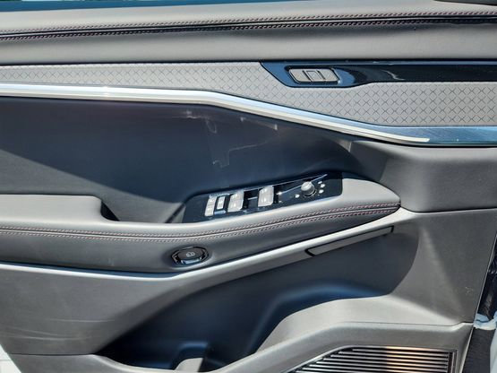 New 2025 Jeep Wagoneer S Limited AWD/4WD image 18