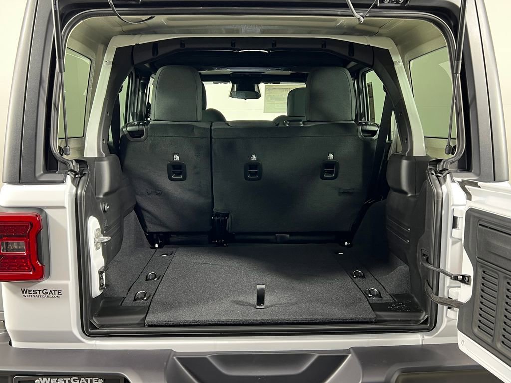 New 2026 Jeep Wrangler Unlimited Rubicon AWD/4WD image 13