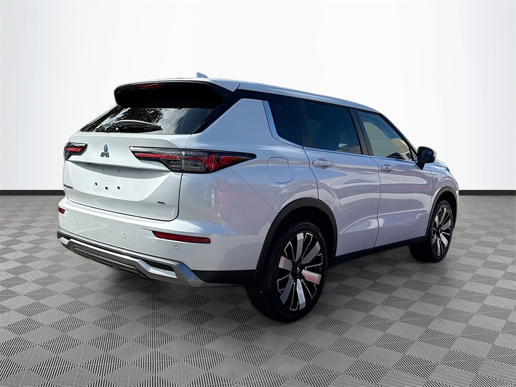 New 2025 Mitsubishi Outlander SE image 5
