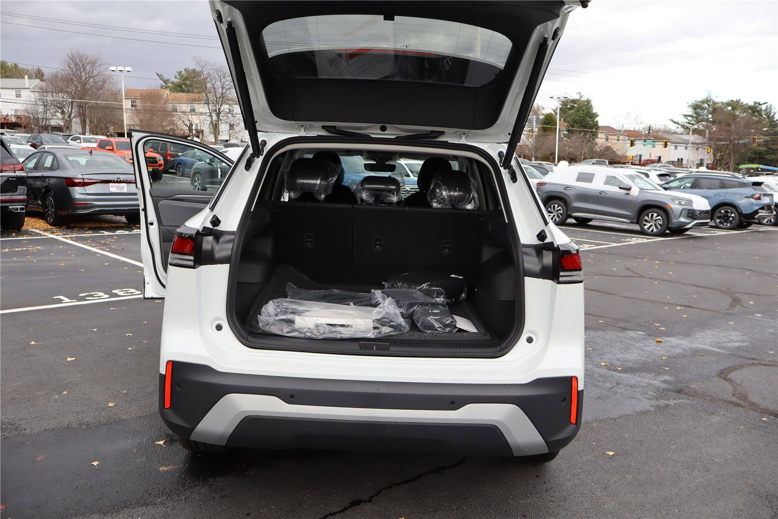 New 2026 Volkswagen Tiguan SE image 5