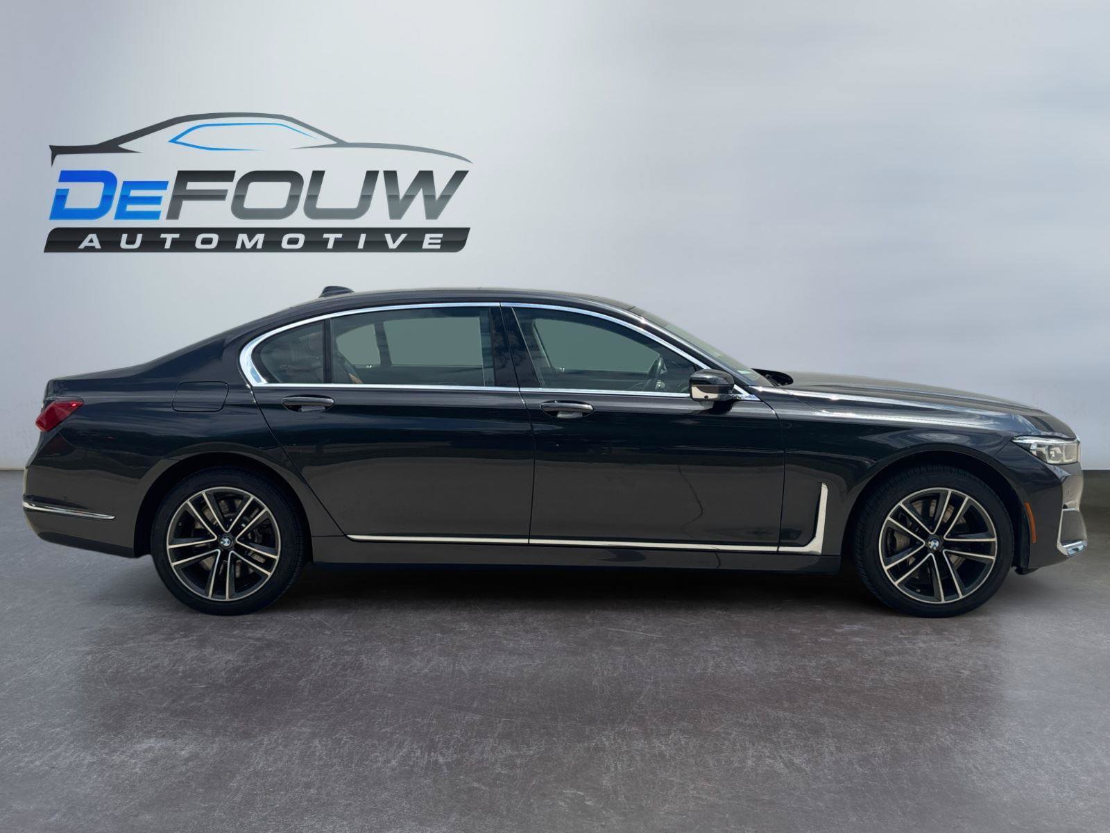 Used 2022 BMW 750Li xDrive AWD/4WD image 2