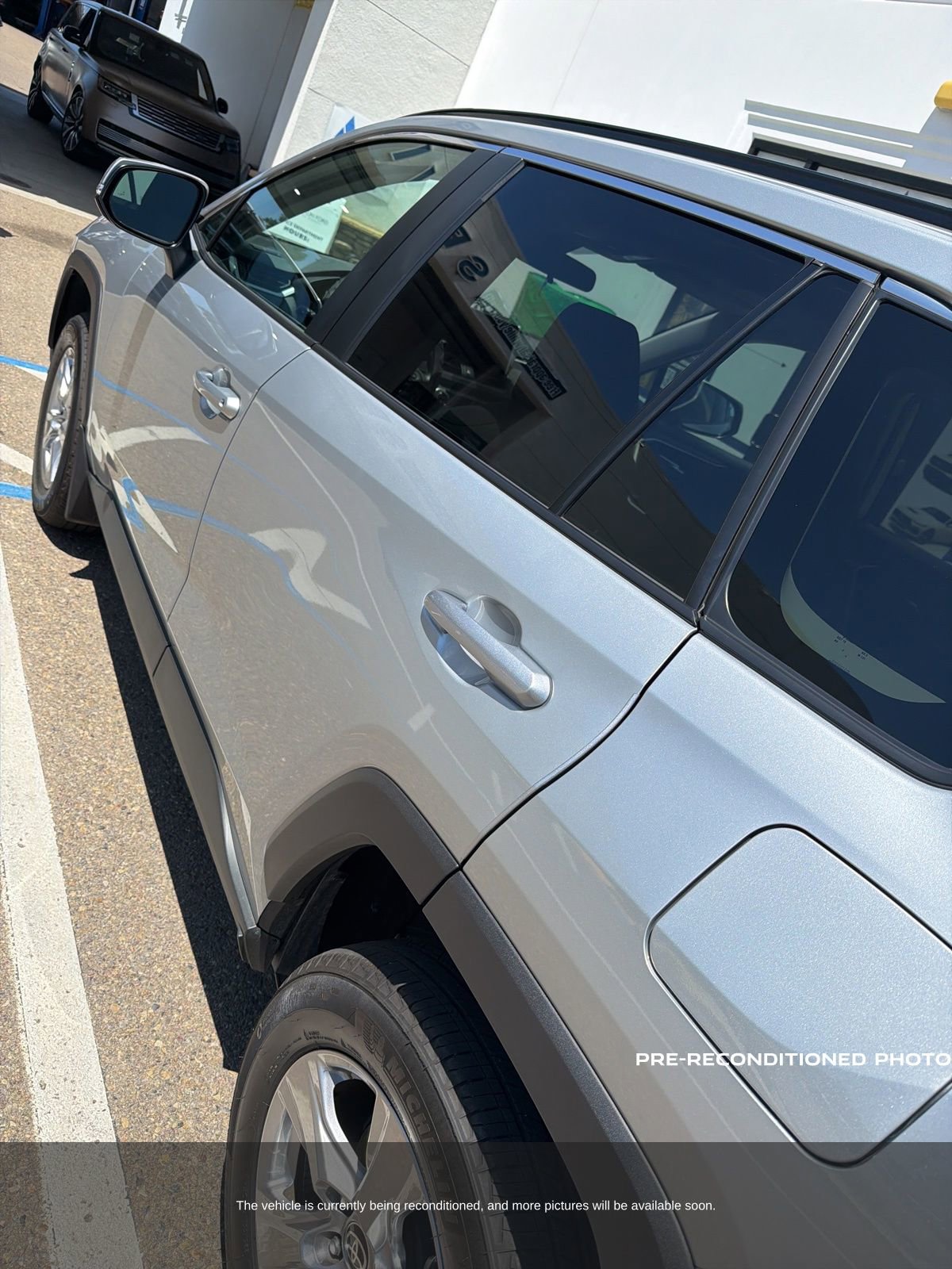 Used 2025 Toyota RAV4 XLE FWD image 11